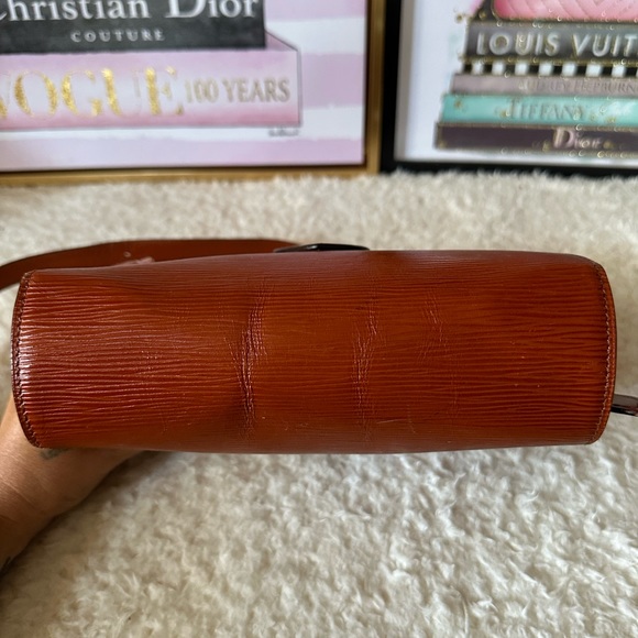 Louis Vuitton Epi Leather Cartouchiere Crossbody - Picture 13 of 15